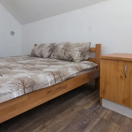 Bogu Iza Nogu 2 Bajina Bašta